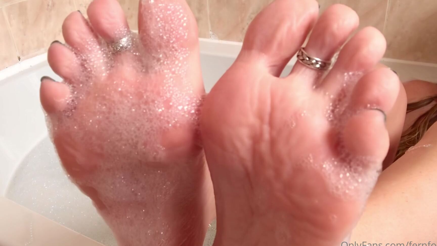 Lush Fern I M All Wet Just Simply Me My Perfect Feet In A Bath Tub Trying To Keep My Mod