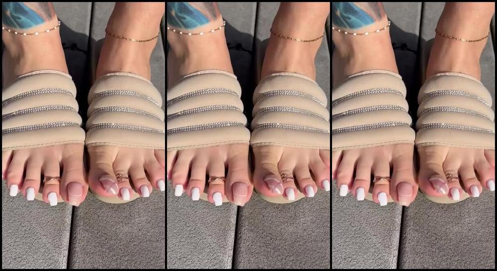 Greek Goddess Li Aka Greekli77 12 31 2024 Onlyfans Video I Wish The Weather In Ny Would Let Me Wear Sandals More But It Gets
