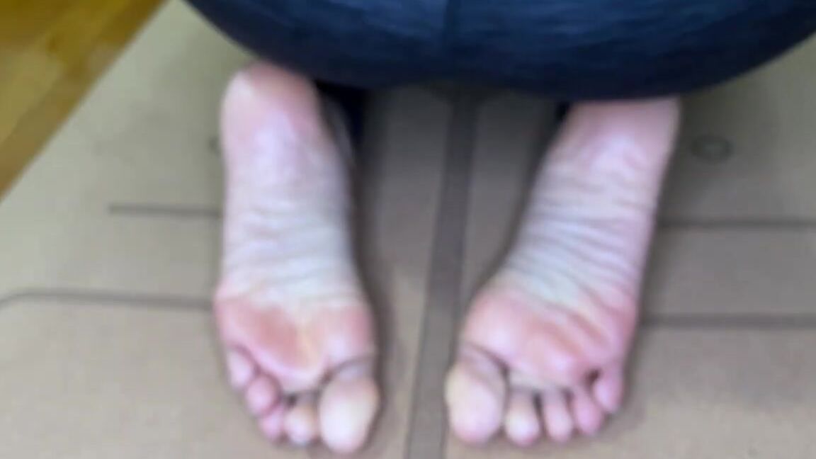 Yoga, Feet, Foot Fetish, Ebony Foot Fetish, Amateur, SFW ebony yogi shows off her yoga feet ManyVids