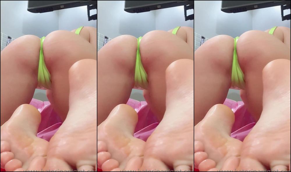Katerinapiglet This Video Is Especially For My Foot Fetishists Enjoy Fantasize About Oiling My Feet