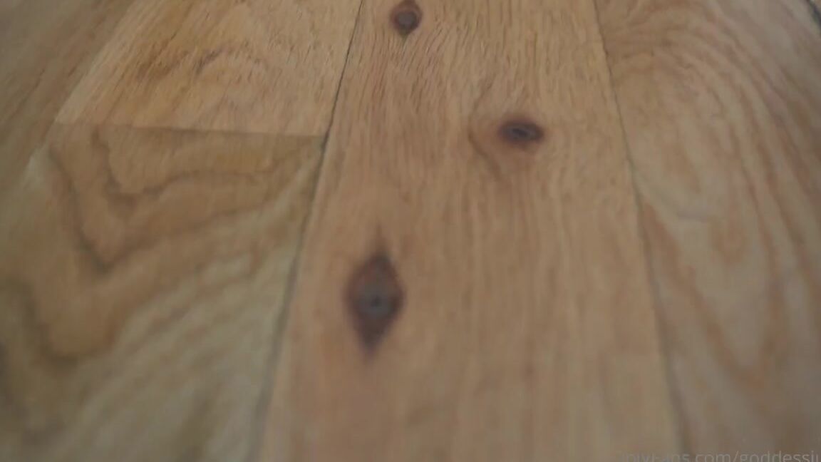 Goddess Juliet Nicknamed Goddessjuliet Onlyfans Foot Bitch Got Caught Sniffing My Loubs