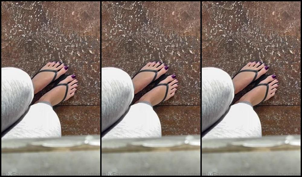 Gorgeous Long Toes Nicknamed Gorgeouslongtoes Onlyfans Throwback Thursday Remember The Purple Toes Imagine Seeing Me At The Taco Place In These