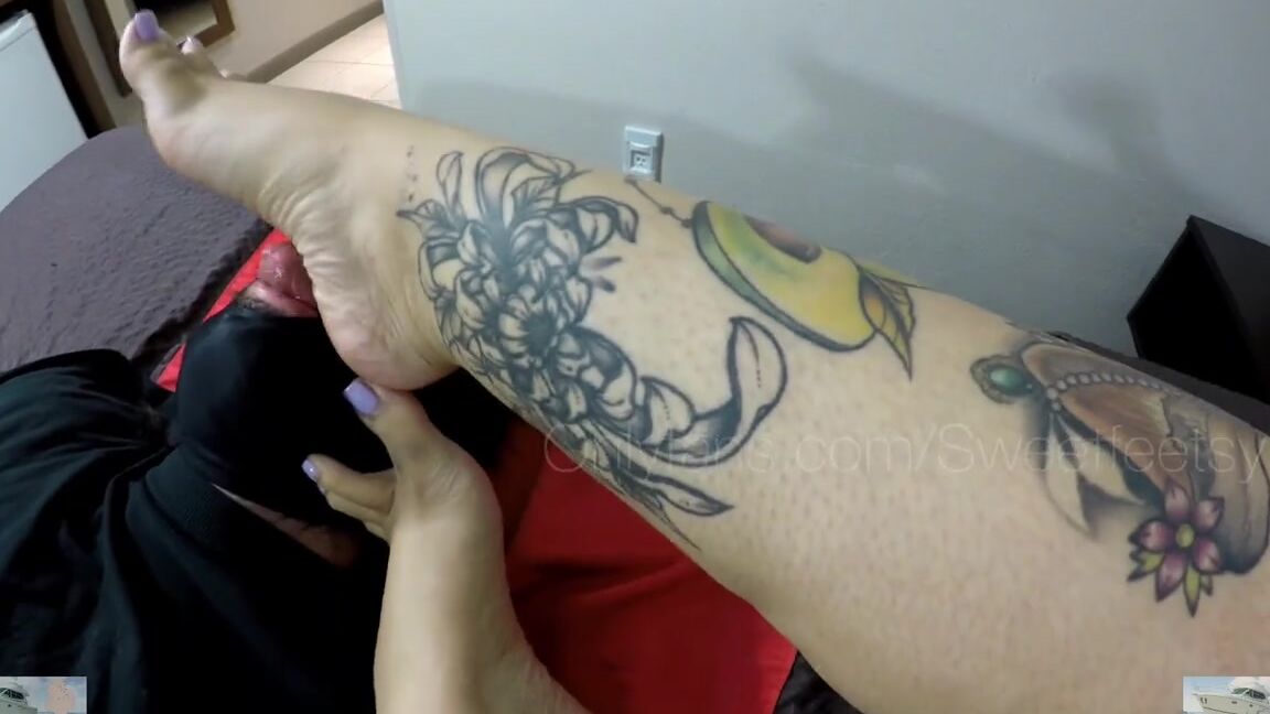 Sweetfeetsy Onlyfans Giving My New Slve What He Really Wants A Full Meal Of These Toes And Soles 14 Min Worship With