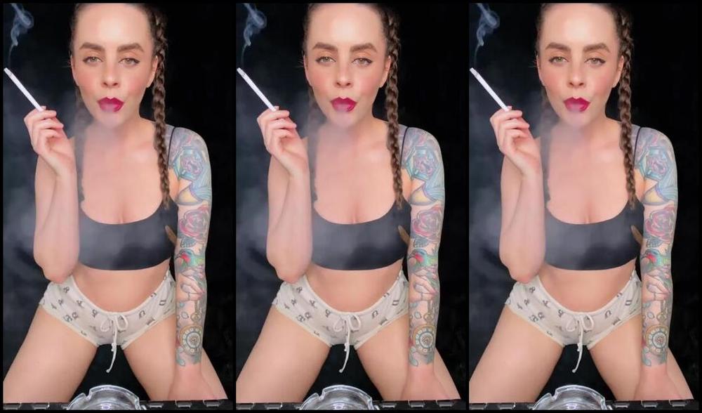 Rosealine Nicknamed Porcelaingoirl Onlyfans A Lil Bit Of Fun And Teasing In Bed 8