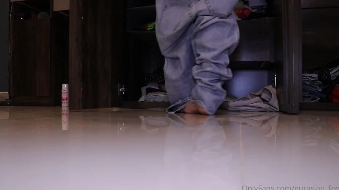 Eurasian Feet Vip Nicknamed Eurasian Feet Vip 01 23 2022 Onlyfans Video Trying On Clothes You Are Hiding In The Corner Of My Room Watching Me Trying On