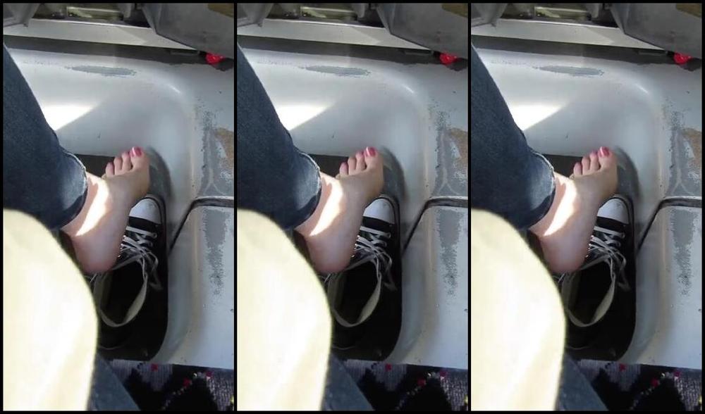 Neolasoles Nicknamed Neolasoles Onlyfans On A Bus