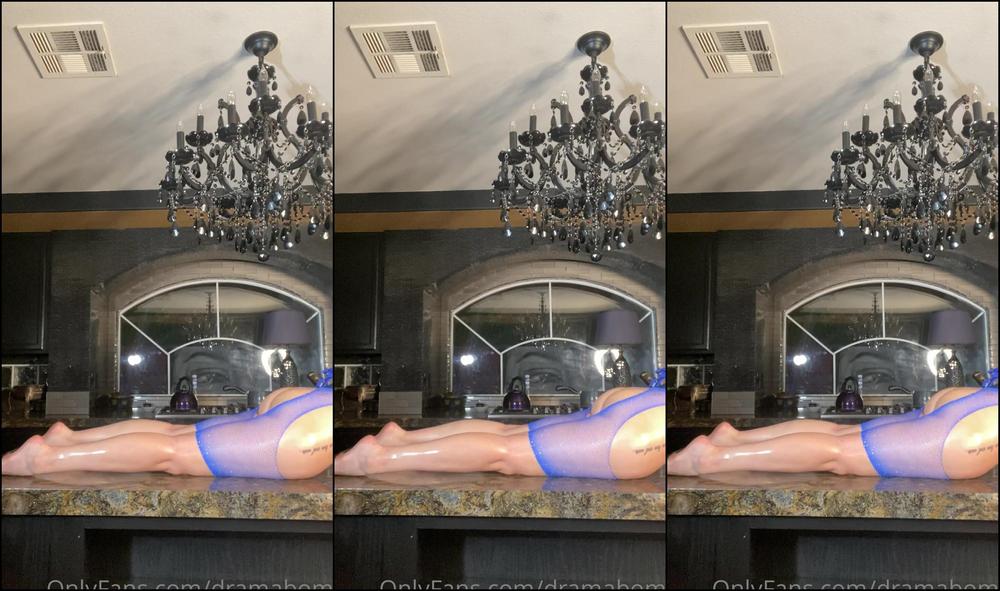 moneybirdette-29-10-2020-1164232417-20-minute-shoot-with-freelancephotography-how-do-you-like-my-sexy-blue-outfit-i-bought-i