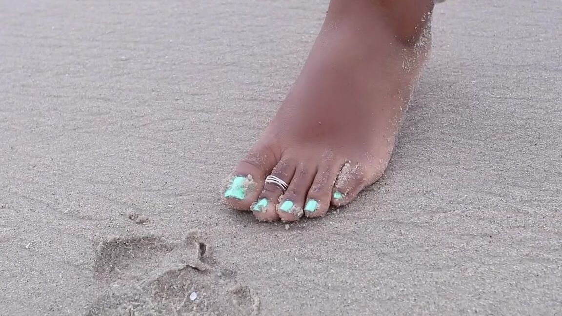 Sassy Toes Aka Sassytoesforyou Onlyfans A Trip To The Beach