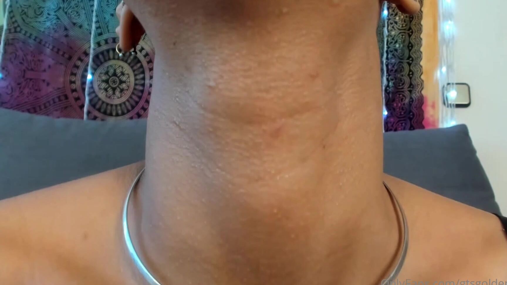 Gtsgoldenlace Neck Fetish Views Of My Neck Swallowing And Some Nice Neck Stretching And Flexing