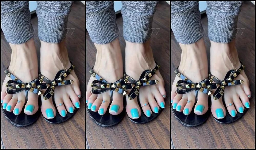 Greek Goddess Li Aka Greekli77 02 28 2024 Onlyfans Video Photo Set And Video In These Black Bow Flip Flops My Feet Look So Elegant