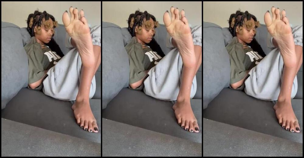 Zafeetllc Onlyfans Wiggling These Sexy Long Toes Right Next To You
