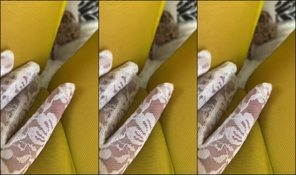 Missmeforever Playing In My New Yellow Leggings