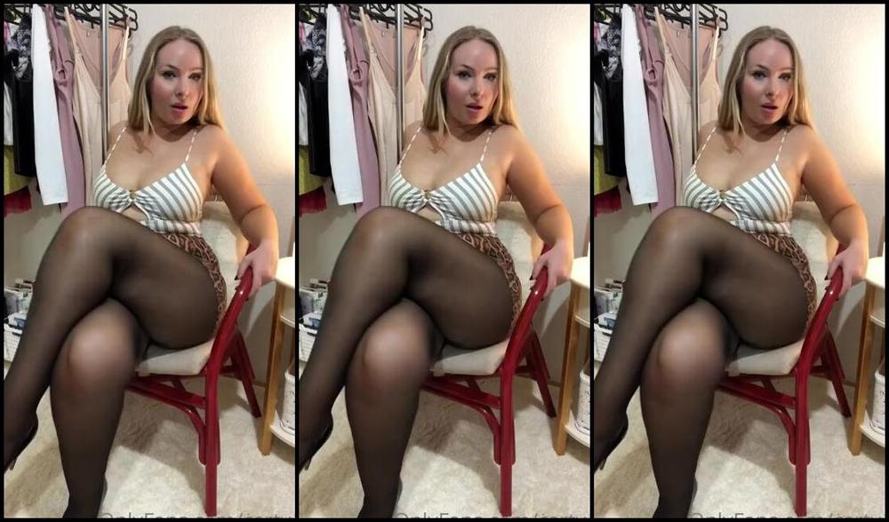 Cartyti Onlyfans Ufff Sexy Tease In Beautiful Outfitp