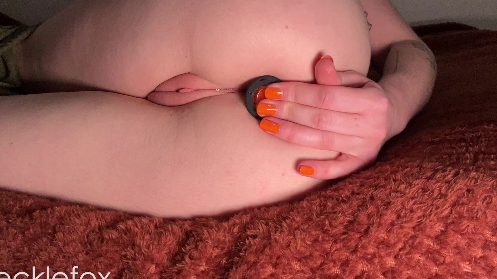 Frecklefox Sticking A Butt Plug Amp Fingers In Me