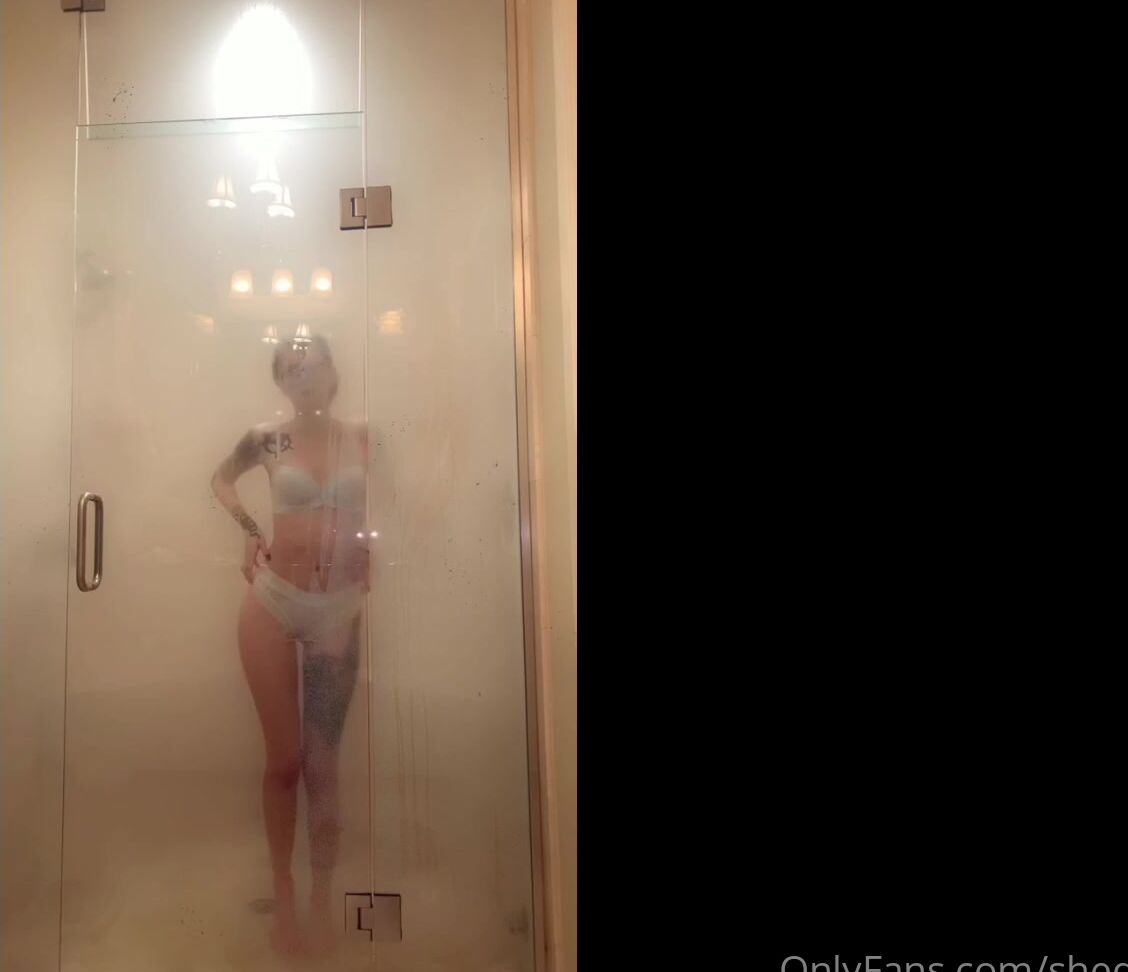 shedevils-03-11-2020-1188051225-are-you-a-saint-or-a-sinner-this-sauna-got-super-steamy