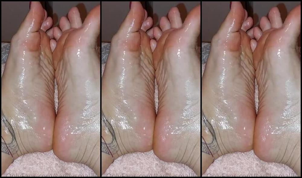 Mica Sandy Nicknamed Sandysmallfeet Onlyfans Oil And Cream All Over My Toes And Soles I Love Giving You Soft Joi And