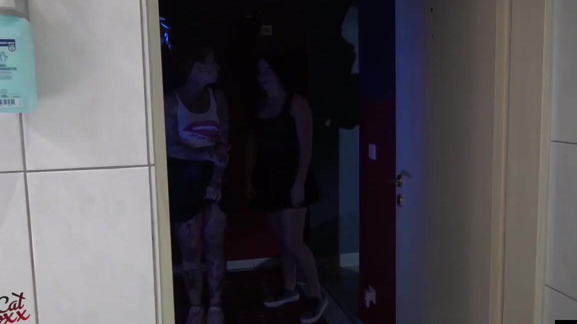 Cat Coxx 19.05.18  Madchenstreich einfach ins Pissoir gepisst MyDirtyHobby