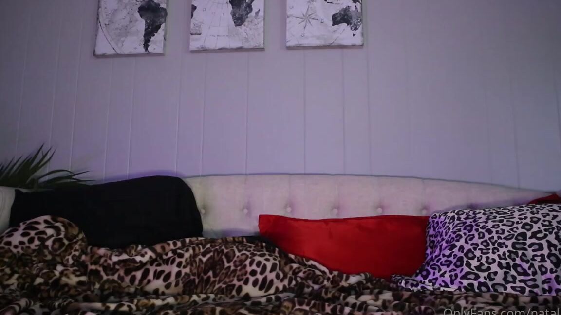 Natalie Fox Nicknamed Nataliefox Onlyfans Someone Requested A Burping Vidhere Ya Go