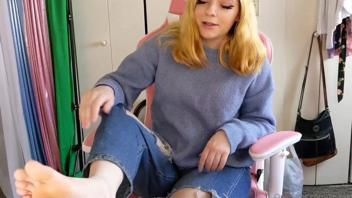 Liliana Fenty Nicknamed Lilianafenty Onlyfans A Casual Extra Long Vid Today Summary Youre On A Zoom Call With Your Friend To Work On A College