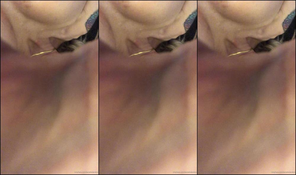 daniellederekxo-24-12-2019-111075157-naughty-video-sorry-santa-