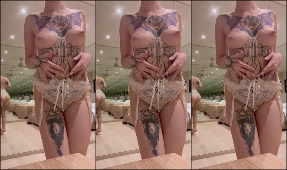 Cybercoxx 3149146469 01 04 2024 Troppi Specchi Non Sai Dove Guardare