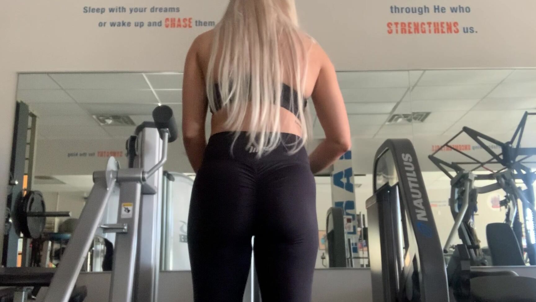 Officialellanicole 248473351 04 20 2020 Workin On The Booty