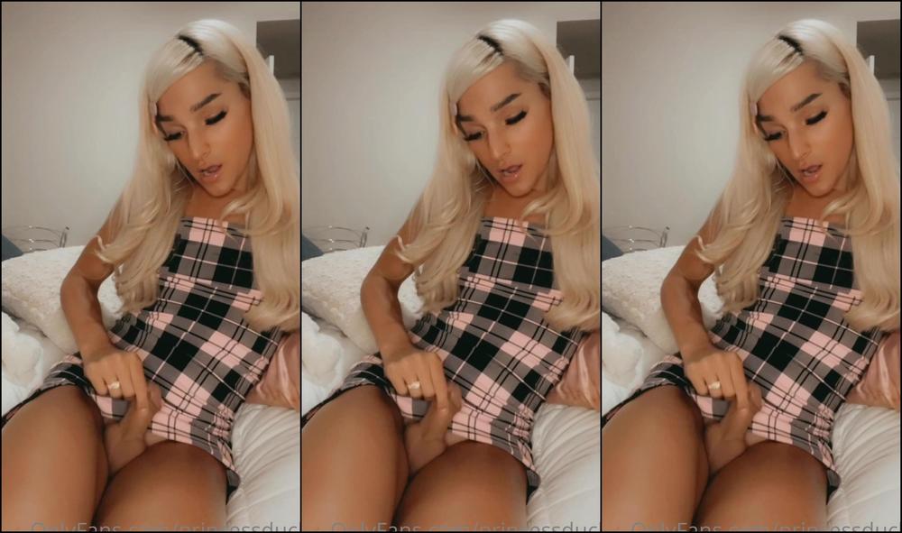 princessducki-28-06-2021-2147808022-filmed-a-little-solo-in-my-dress-before-i-go-to-bed-kept-it-longer-but-it-tak