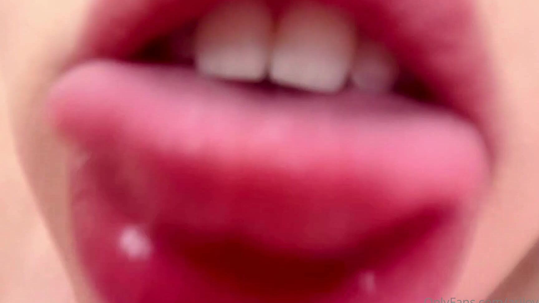 Arilove Up Close Lens Licking Sexy Asmr Moaning Hour