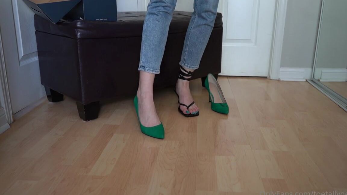 Toetallydevine Onlyfans Why Does The Weirdest Stuff Happen Top