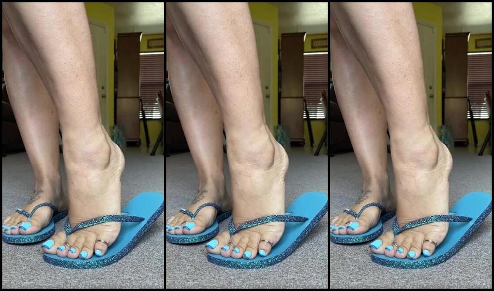 Deedeericanfeet Onlyfans As Requested Shoe Play Wit These Havis And Sandles And Old Pedi