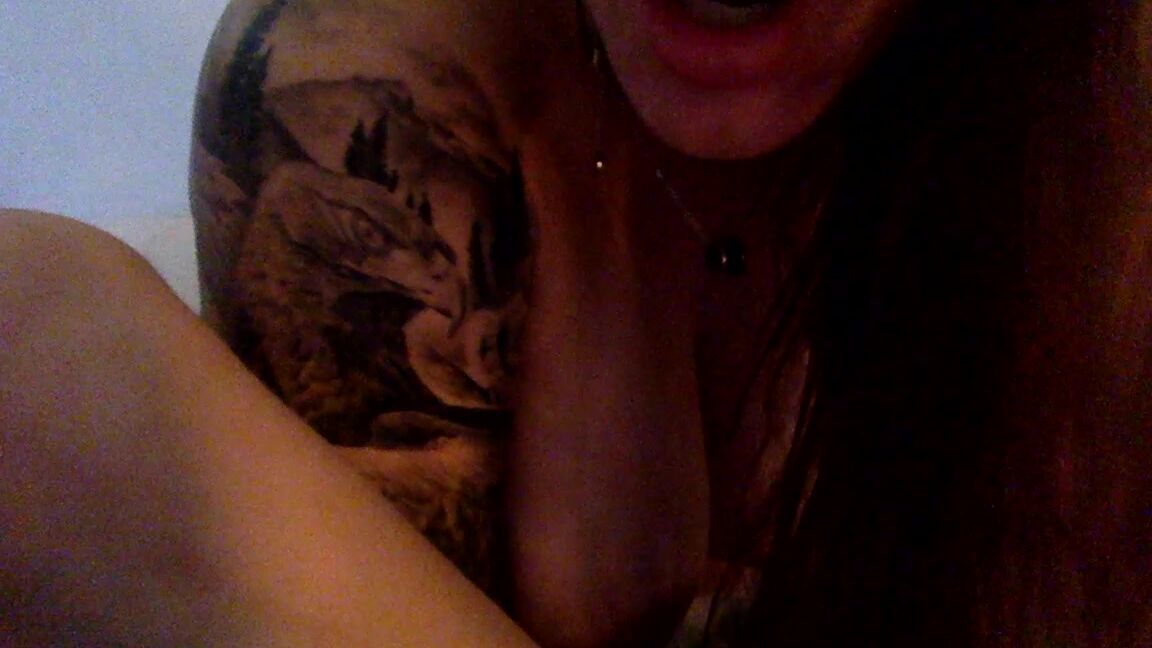 "SuzieLove212" beauty, brat girls, burping, princess, socks big burpies from a beauty in cute socks Manyvids