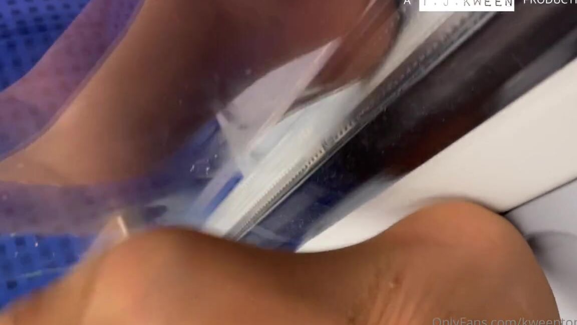 Tomato Juice Kween Nicknamed Kweentomato Onlyfans 08 03 2022 Just A Short Clip Of My Poor Footsies After A 12 Hours Day Not A Tx