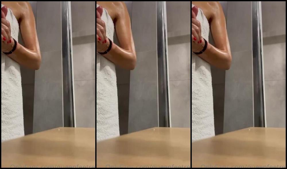 Queenfeetred Nicknamed Queenfeetred Onlyfans Relaxing