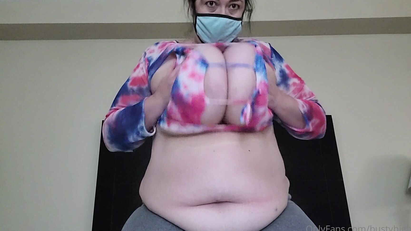 Bustybigbooty 2743964095 01 15 2023 Some Boobs In A Bikini Tease And Bounce Here S Some Belly Since I Been Getting Quite