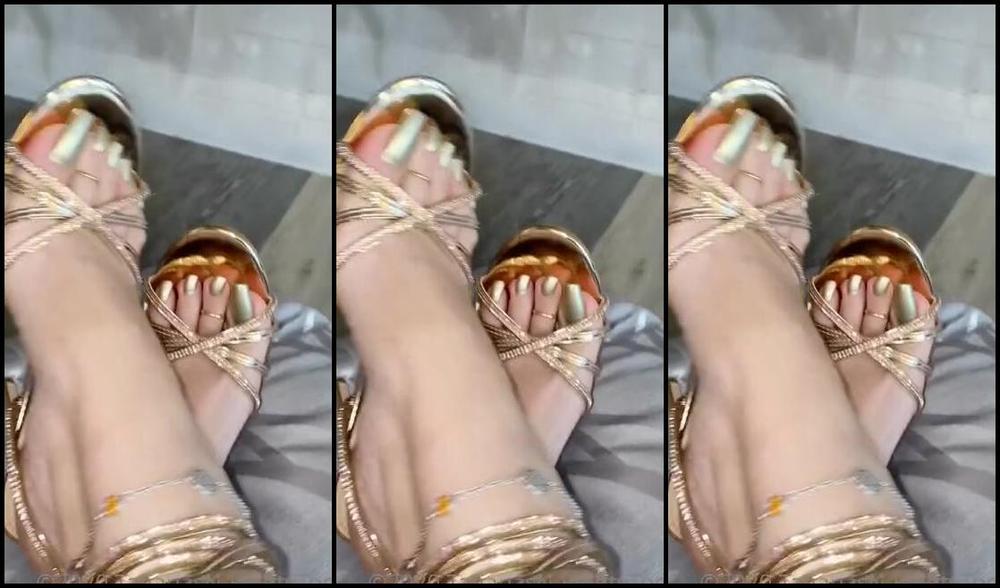 Tatianasnaughtytoes Nicknamed Tatianasnaughtytoes Onlyfans New 20201128 Metallic Pedicure Champagne Heels My Champagne Heels And Long Toenails