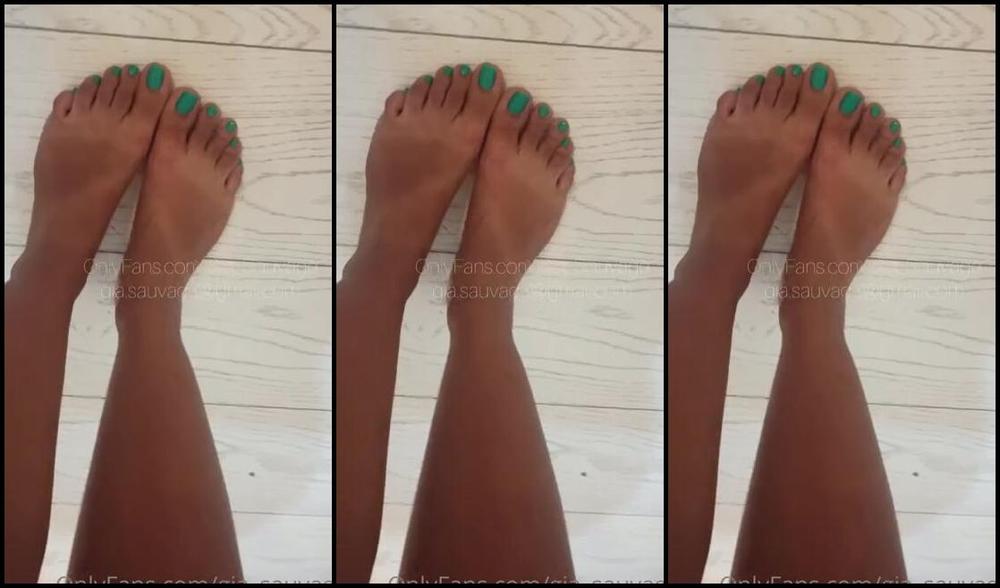 Gia Sauvage Nicknamed Gia Sauvage Onlyfans I Take You To The Fitting Room As I Try Some Swimsuits Wich One Should I Get For My Birthday Trip