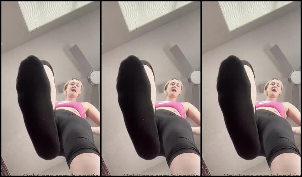 Blondifeet Foot Fetish 01 23 2023 Onlyfans Video My Tiny Is My Little Foot Licker After A Long Day At The Gym