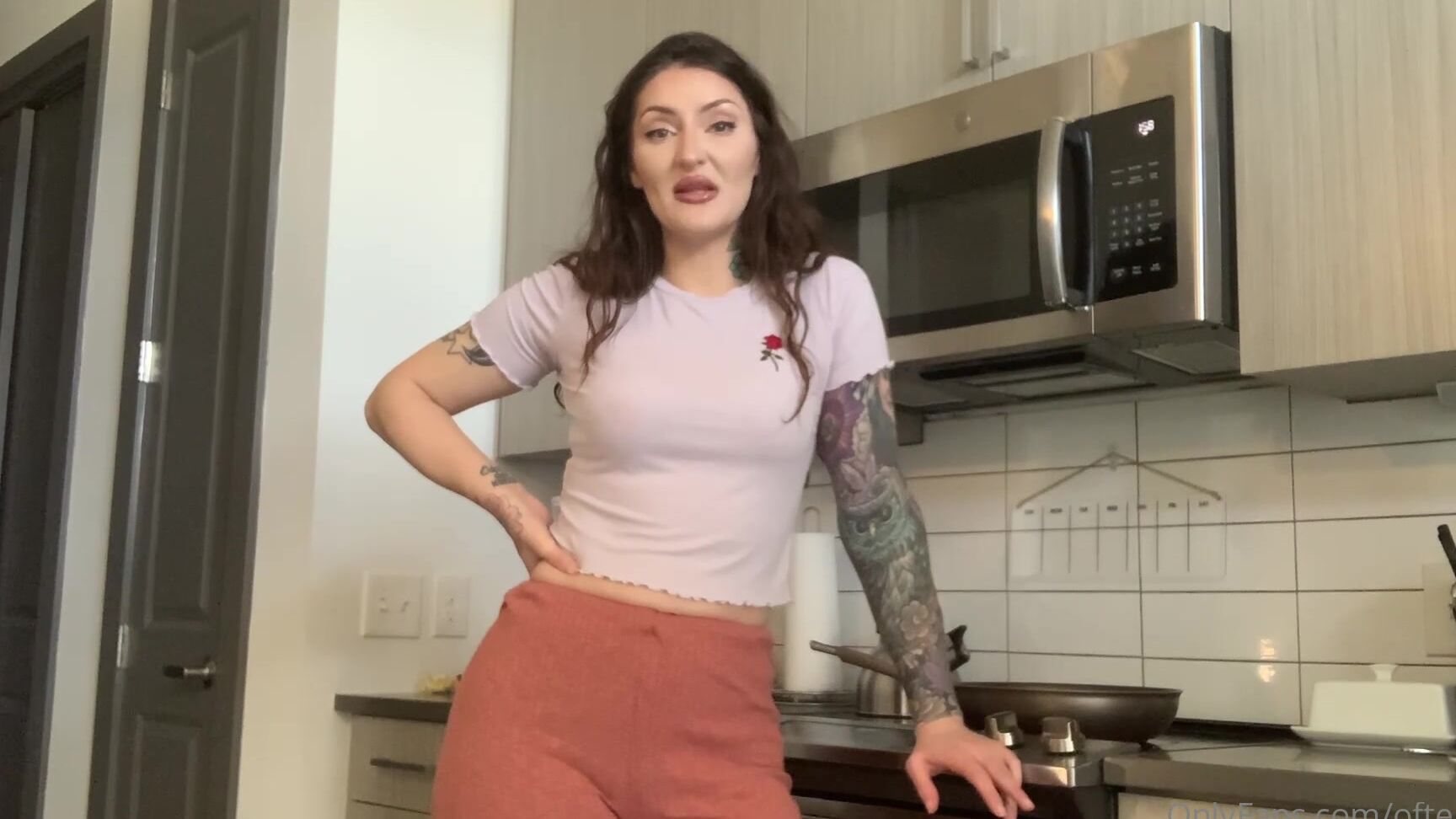 oftenelle-14-04-2021-2082509679-how-men-can-make-money-in-porn