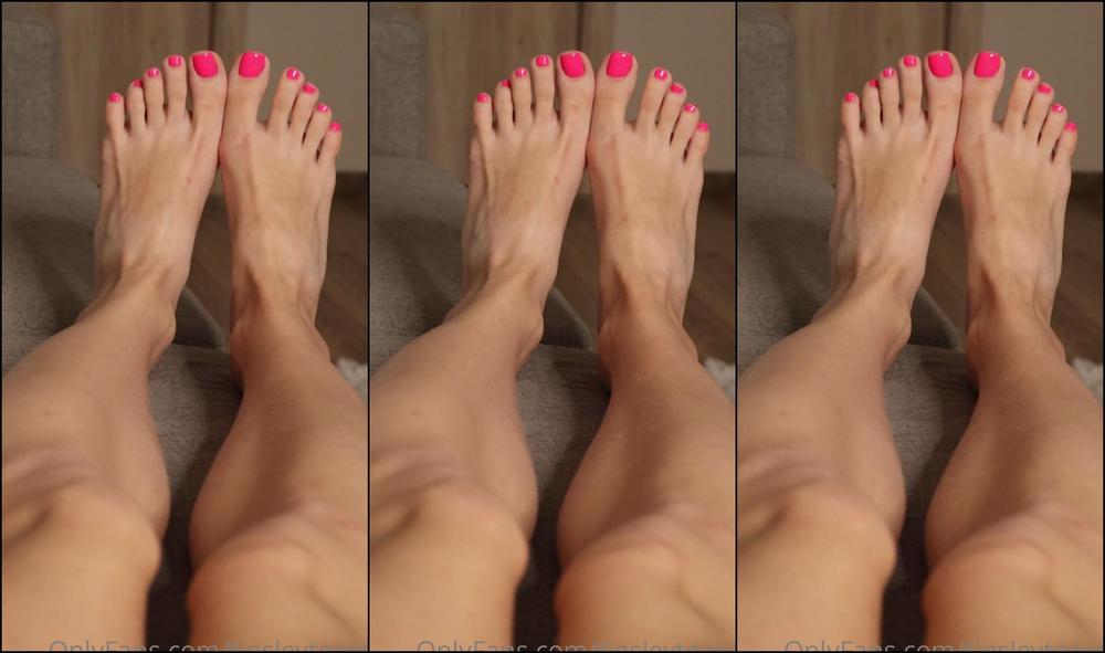 Tinsleyteaser Pov You Re My Bf And I Like Sending You Such Teasing Videos About My Legs And Feet Beca