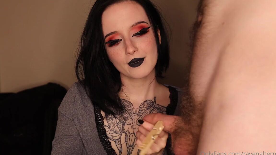 Raven Alternative Nicknamed Ravenalternative 10 06 2022 Onlyfans Video Hotandspicybeans Asked To Be Pegged So I Made His Wish Come True