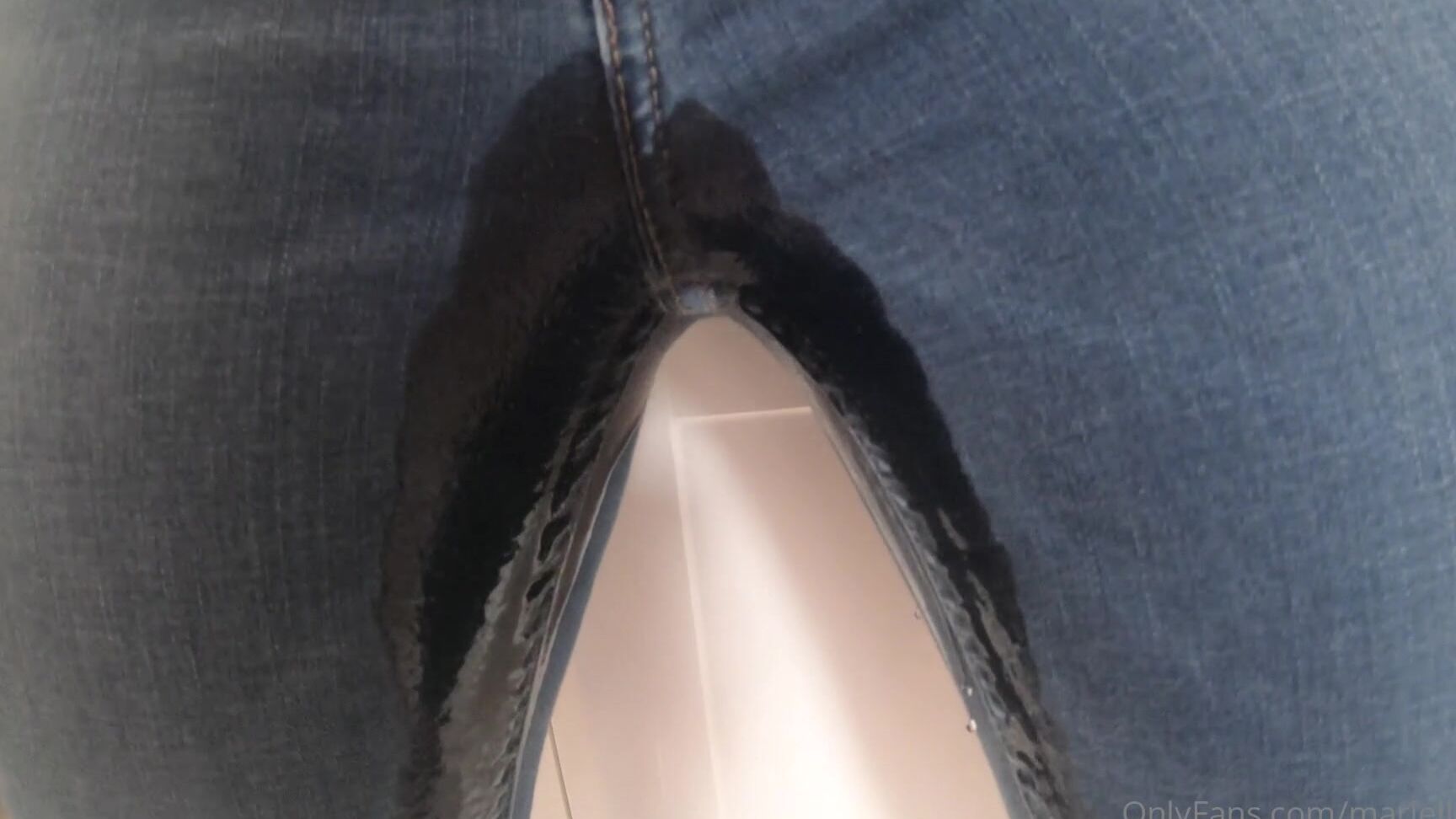 Mariellasun Pissed In My Jeans And Got An Facial