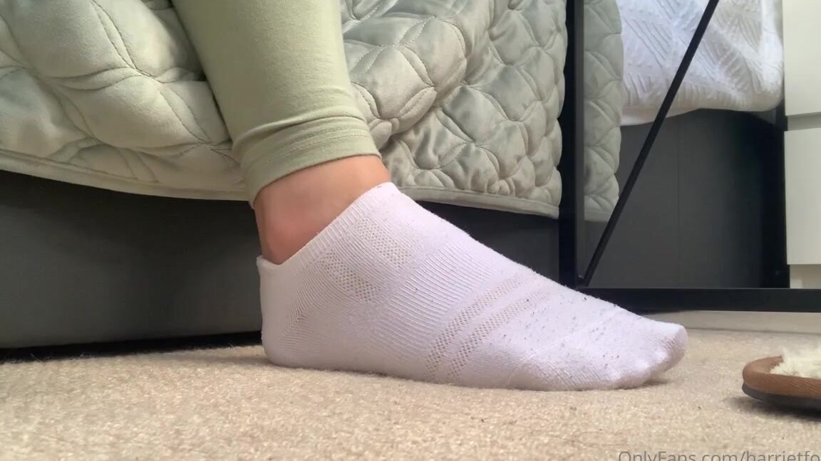 Harriet King Nicknamed Harrietfootsie Foot Fetish 11 11 2021 Onlyfans Video Working From Home Today In My Slippers And Pyjamas