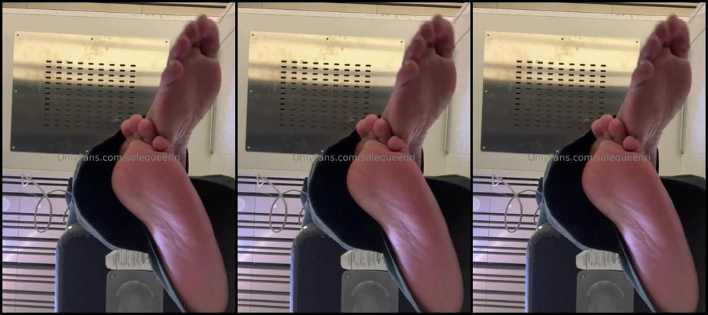 Queen Ri Nicknamed Solequeenri 02 10 2025 Onlyfans Video Enjoy My Sneaky Airport Feet Jordans Amp Sock Removal Inferior Pov Dangle Feet Sole