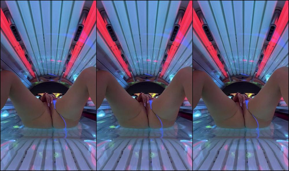 Sxphiemxi 2598175632 09 12 2022 Come To The Sunbed With Me Landing Strip Edition