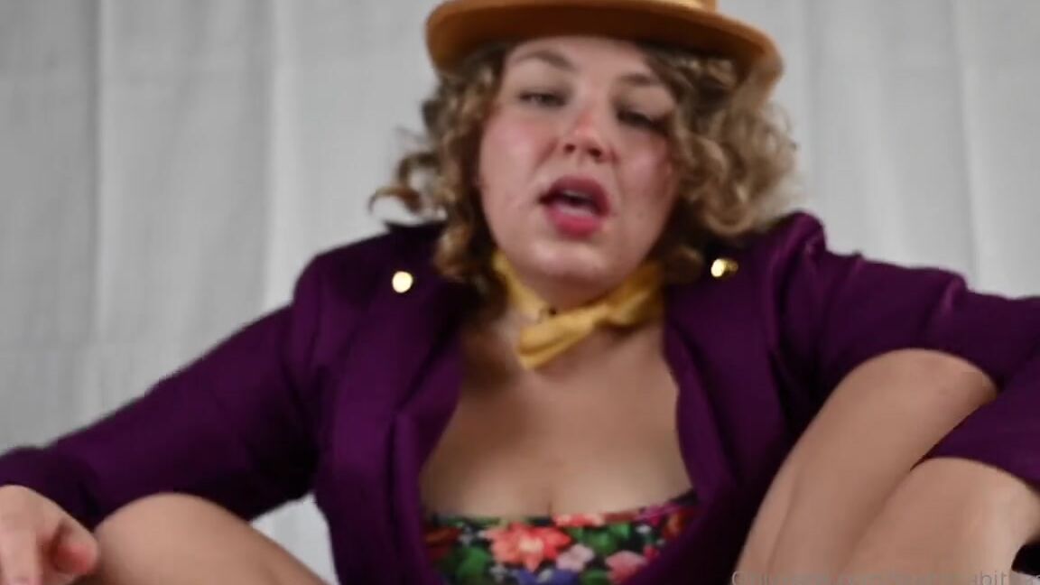 Tabitha Toes Nicknamed Tabithatoes 10 31 2021 Onlyfans Video Happy Halloween Wonka Has A Special Way To Test The Candy Before Sale Can You Guess