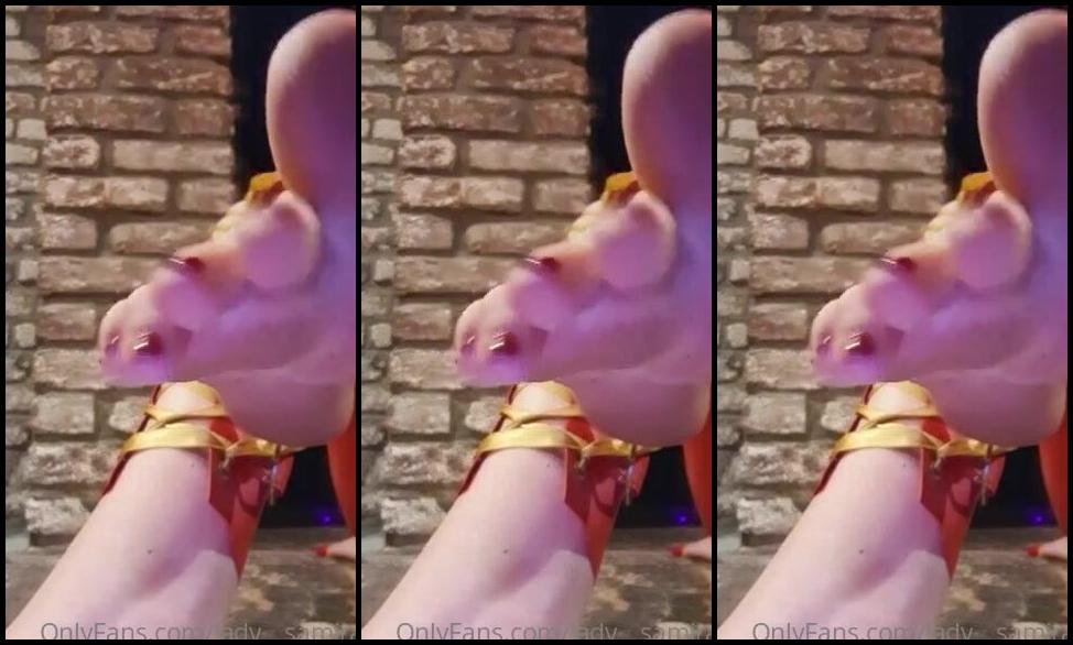 Lady Samira Nicknamed Lady Samira Onlyfans Monday Could Be Funday If You Start This Day With Me Enjoy The View Of My Beautiful Feet Sure W 2