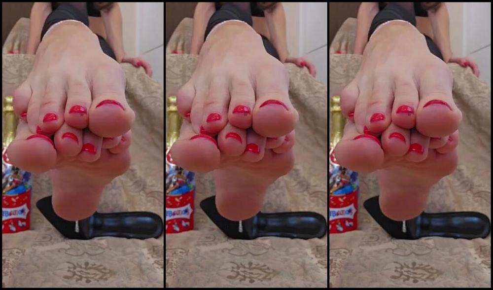 Footish Queen Galina Nicknamed Footishqueengalina 12 30 2023 Onlyfans Video I Knew Youd Want To Spend The Last Days Of The Year With Me And My