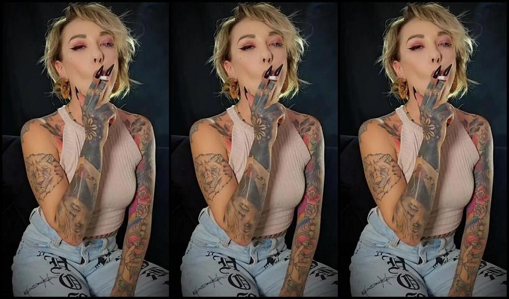 Queen Kinkerbell Nicknamed Kinkerbell23 Onlyfans Casual But Still Capturing Your Heart Sit Back Relax And Watch Me Enjoy My Smoke