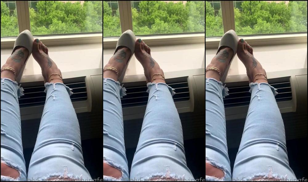 Servingfet Ig Live A Must Watch Sexy Dangle Soles Toes