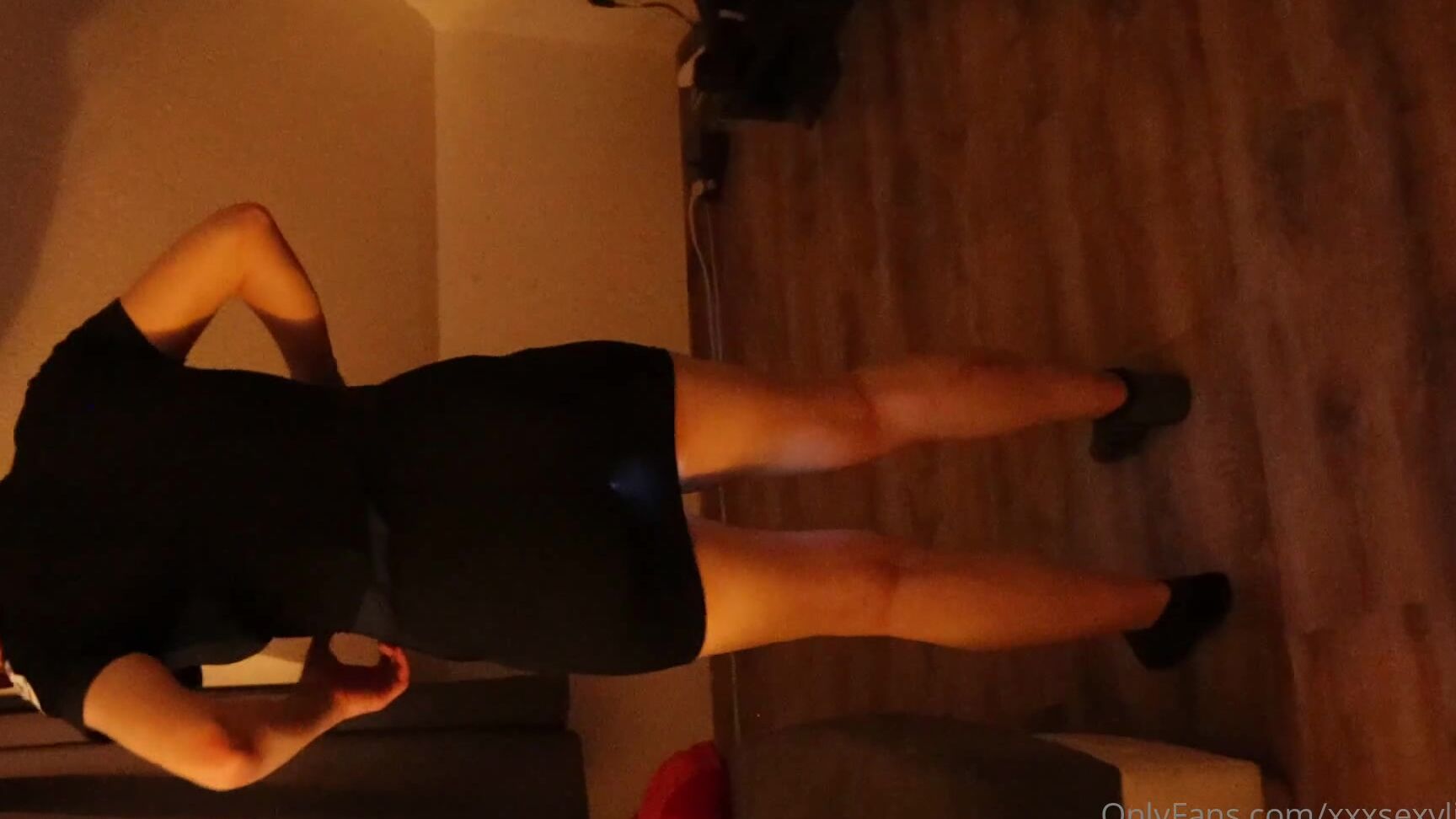 Teengirl Lilly Wir Wurden Auf Einer Party Eingeladen Sollte Mich